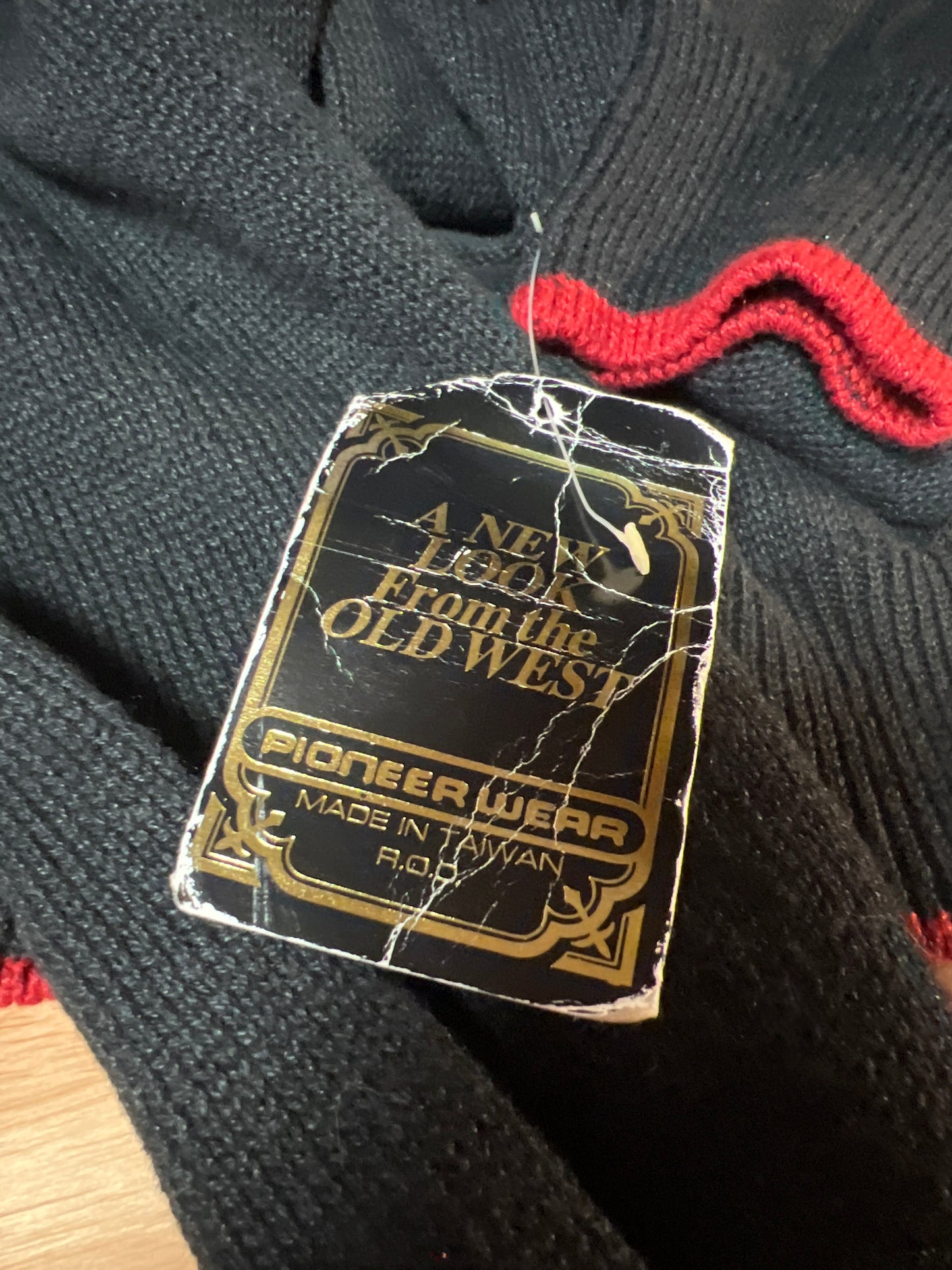 90s Pioneer Red/Blk Sweater L