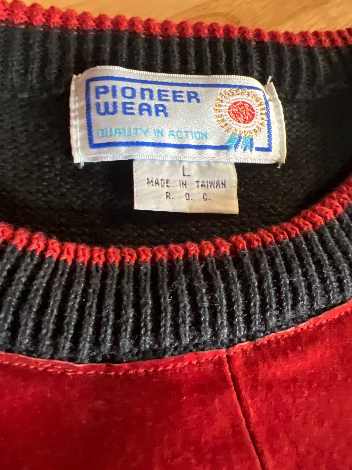 90s Pioneer Red/Blk Sweater L