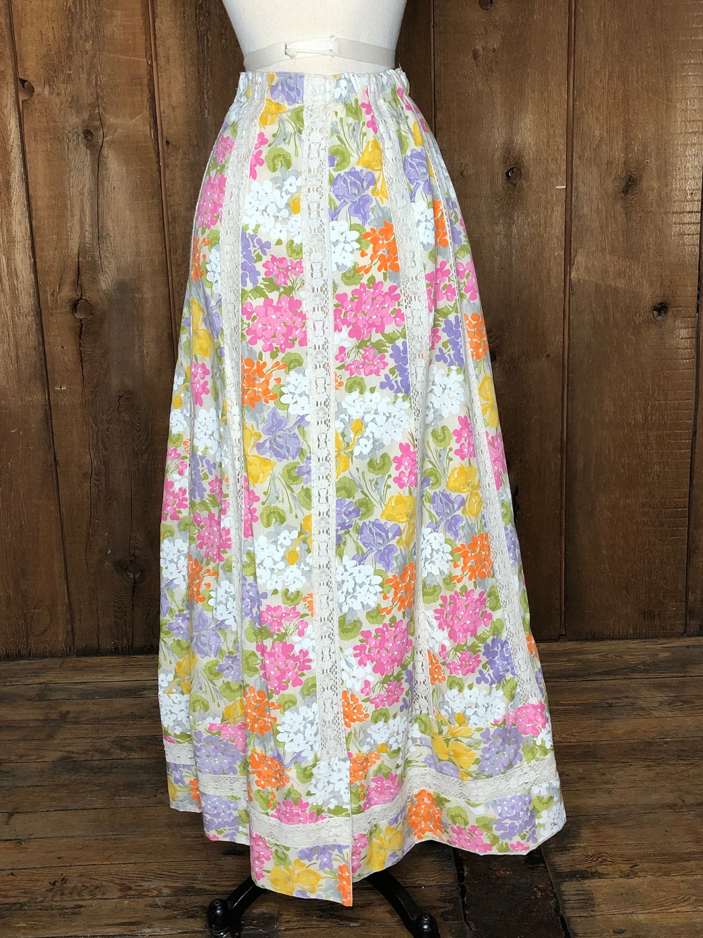 70s Floral & Lace Maxi Skirt S