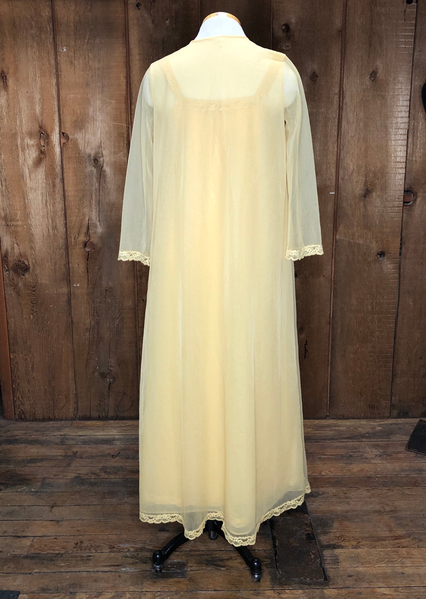 60s Vanity Fair Ochre Peignoir Set w36