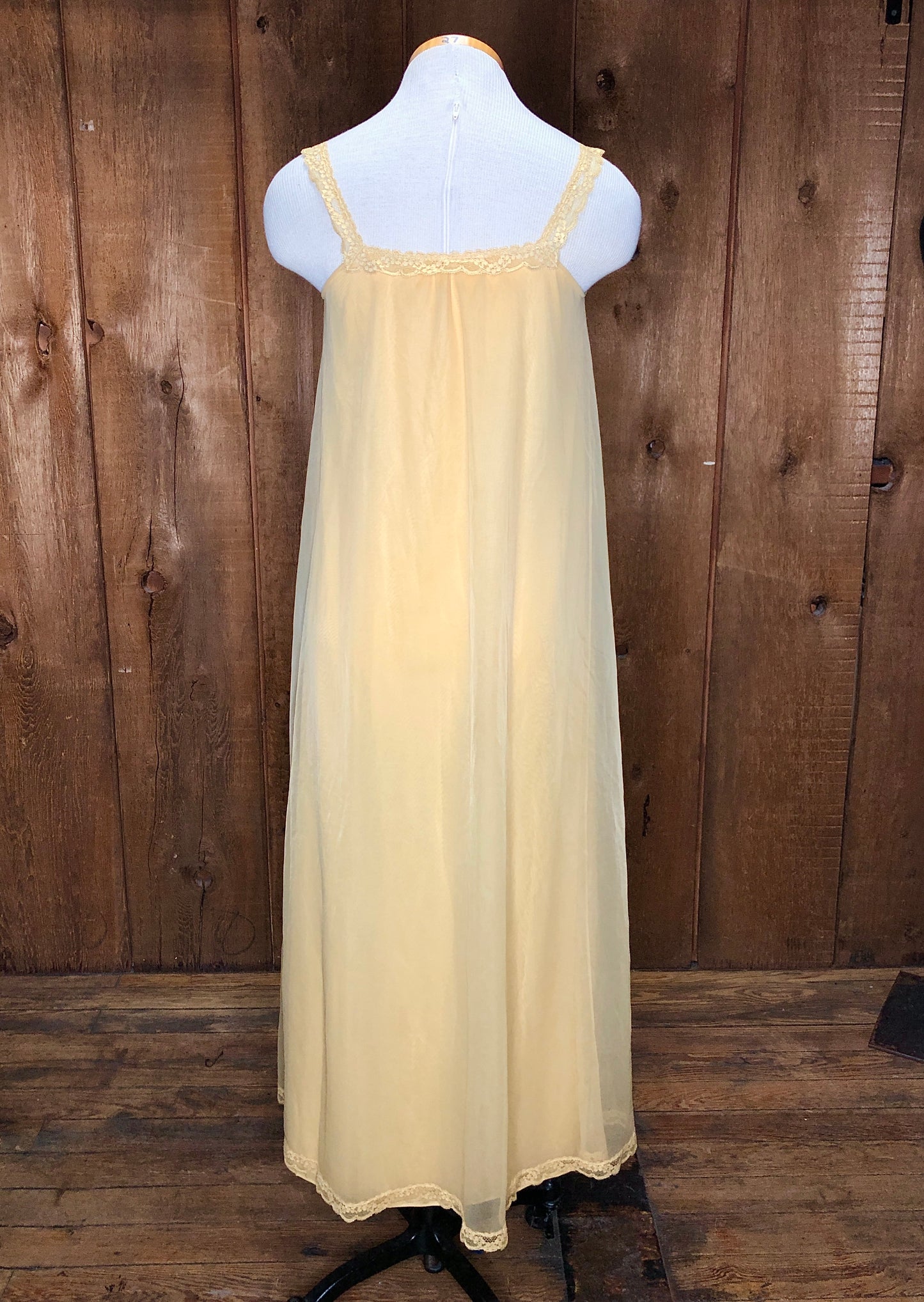 60s Vanity Fair Ochre Peignoir Set w36