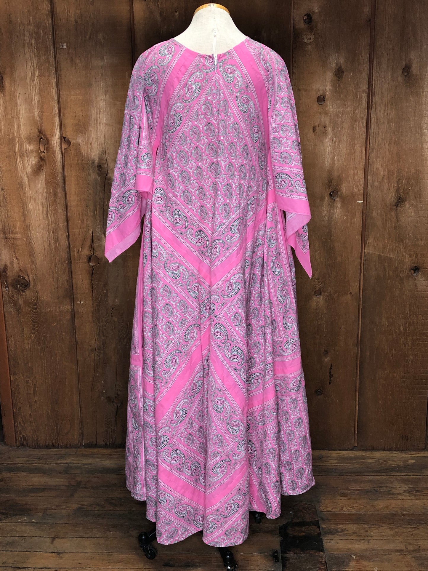 70s Pink Paisley Kaftan L