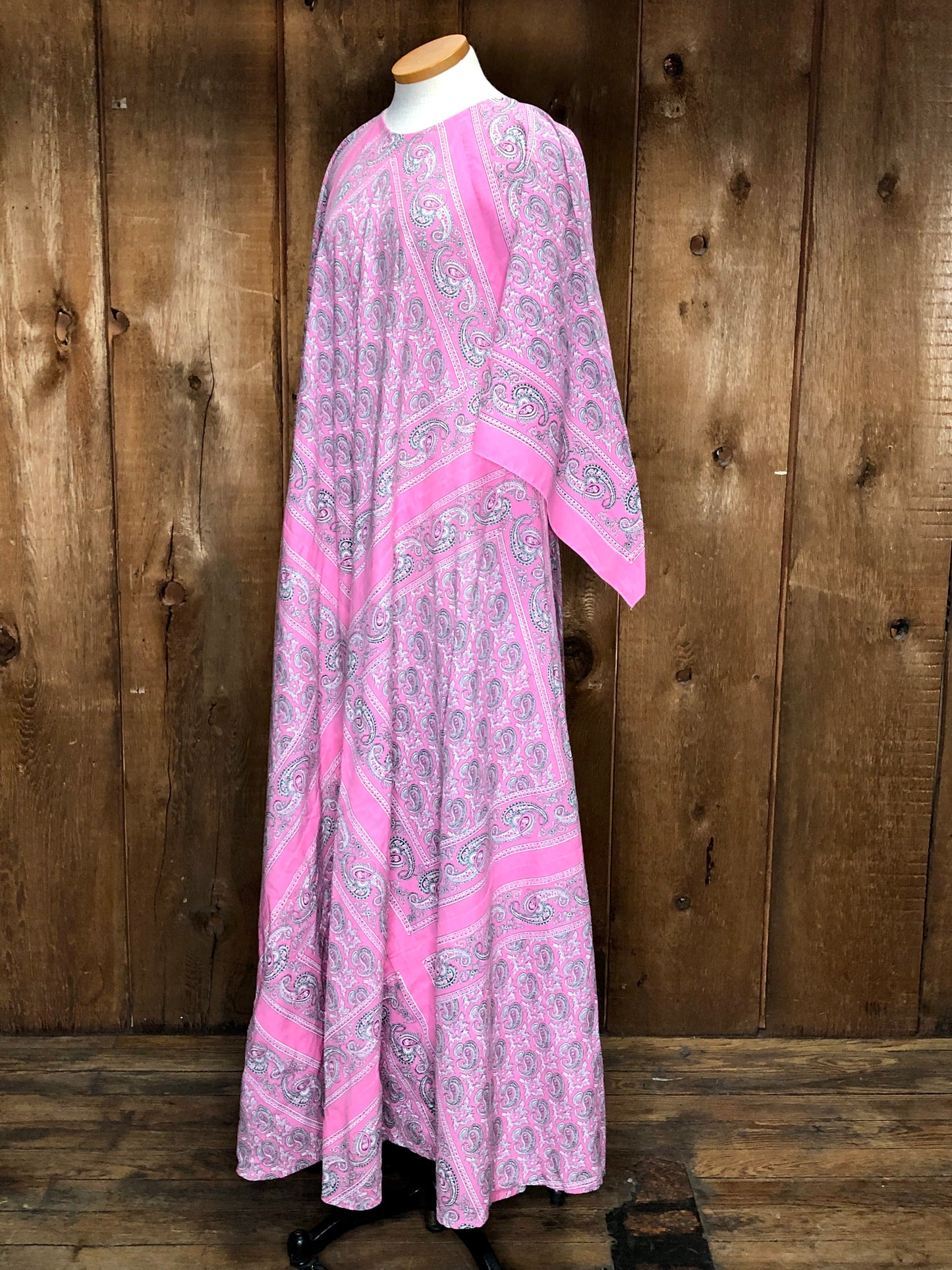 70s Pink Paisley Kaftan L