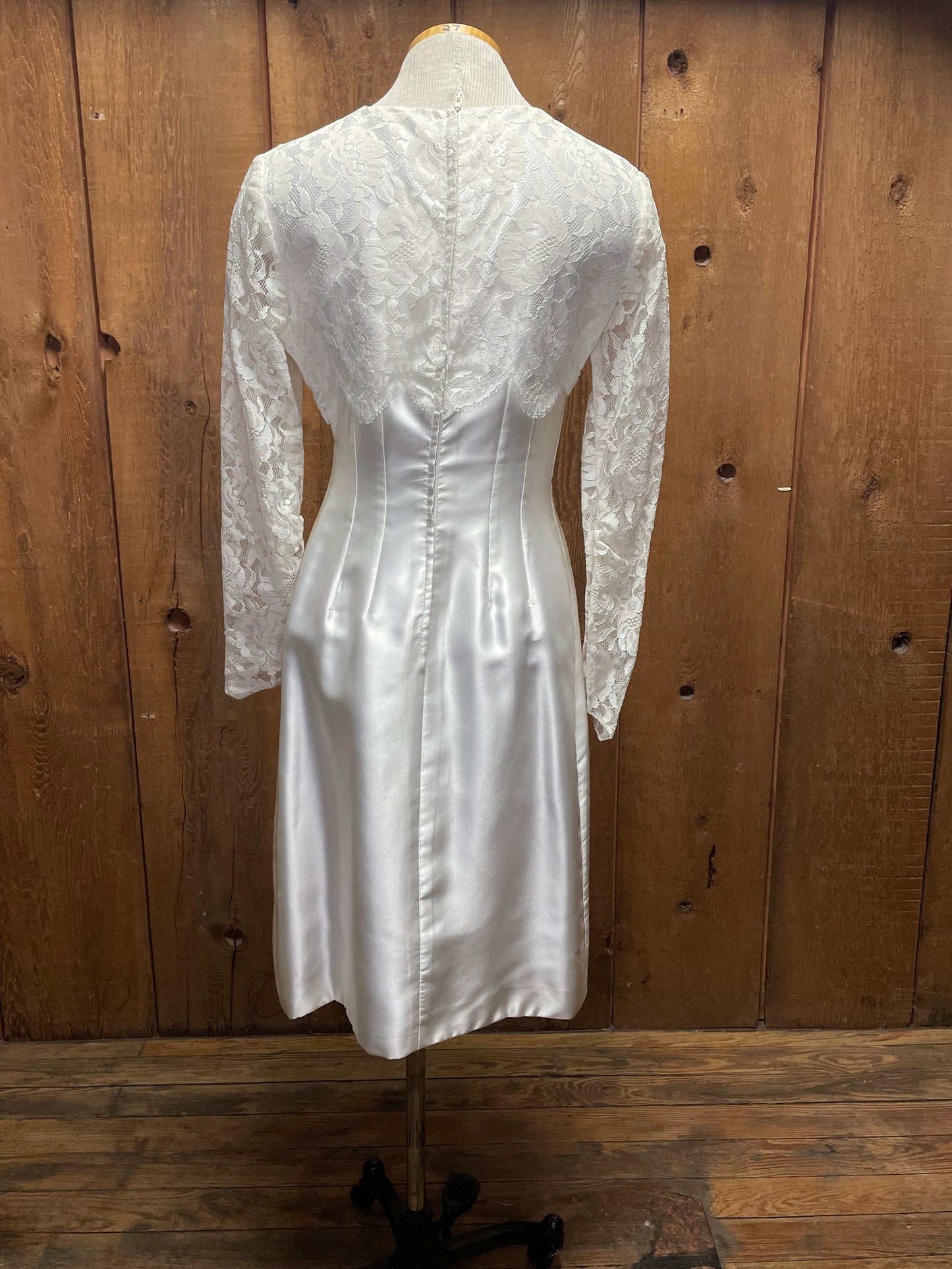 90s Lace & Satin Sheath Tea Length Wedding Dress W29