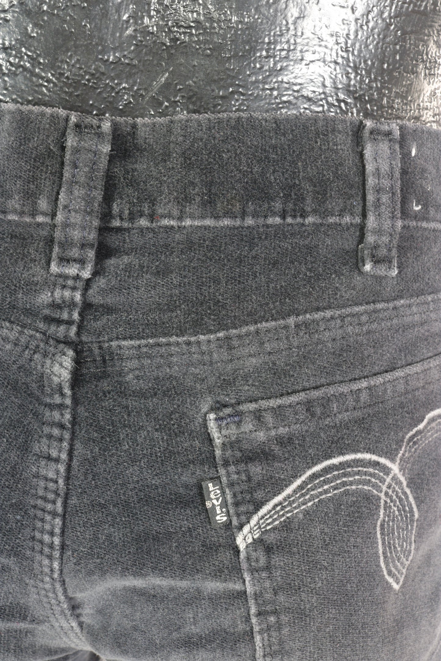 70s Levis Movin’ On Blk Velveteen Pants W32x32
