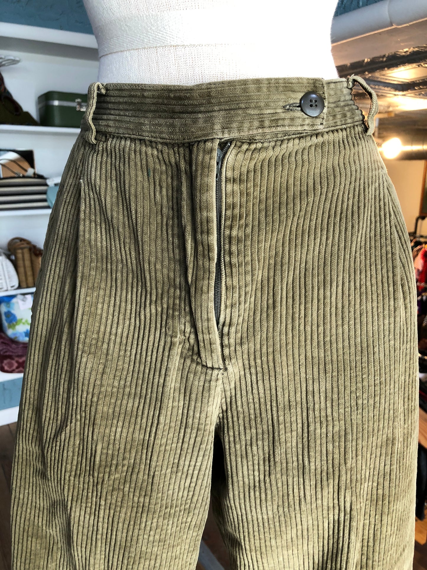 70s Olive Corduroy Trousers w29
