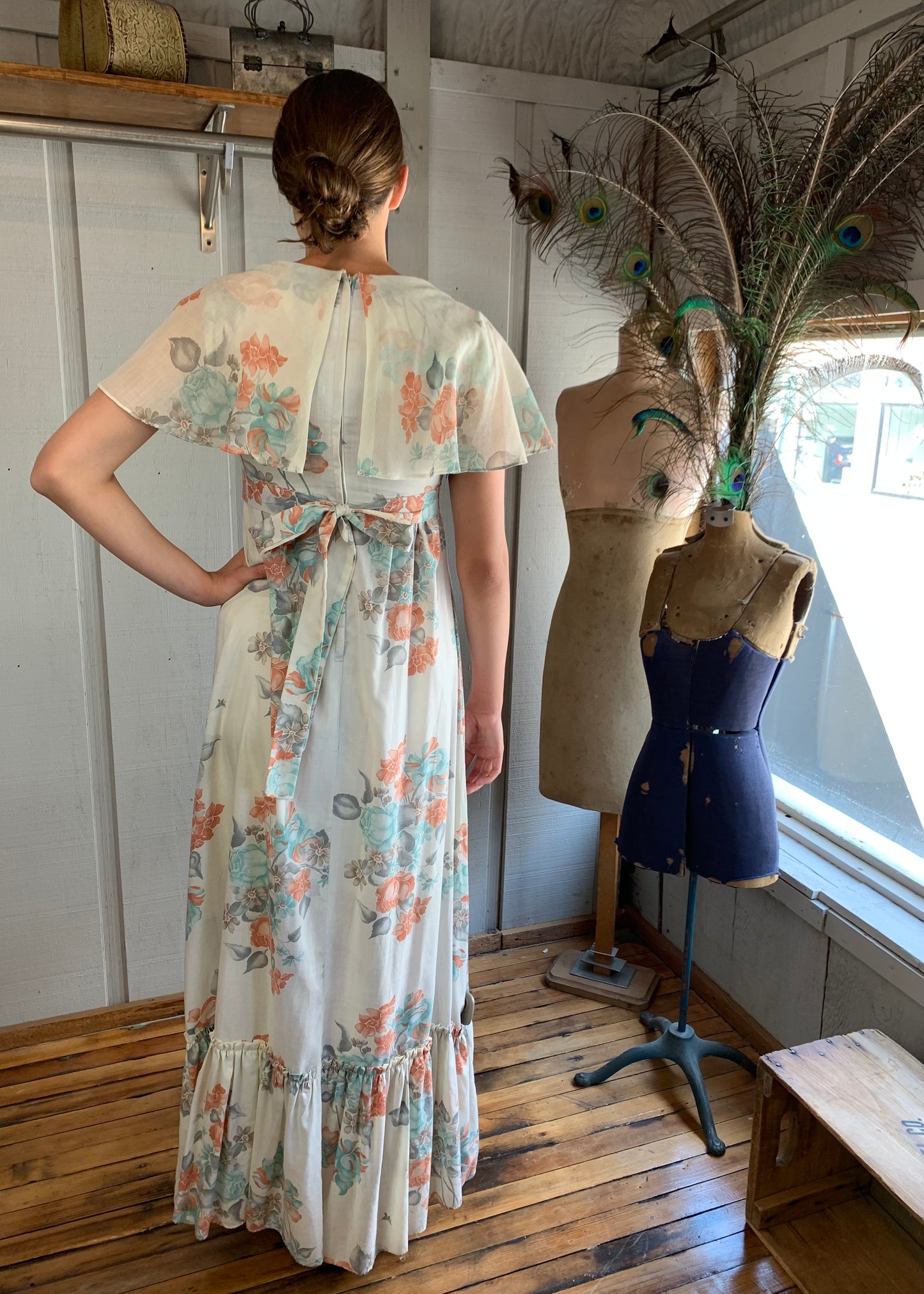 70s Flounce Sleeve Peach & Blue Floral Prairie Dress w30