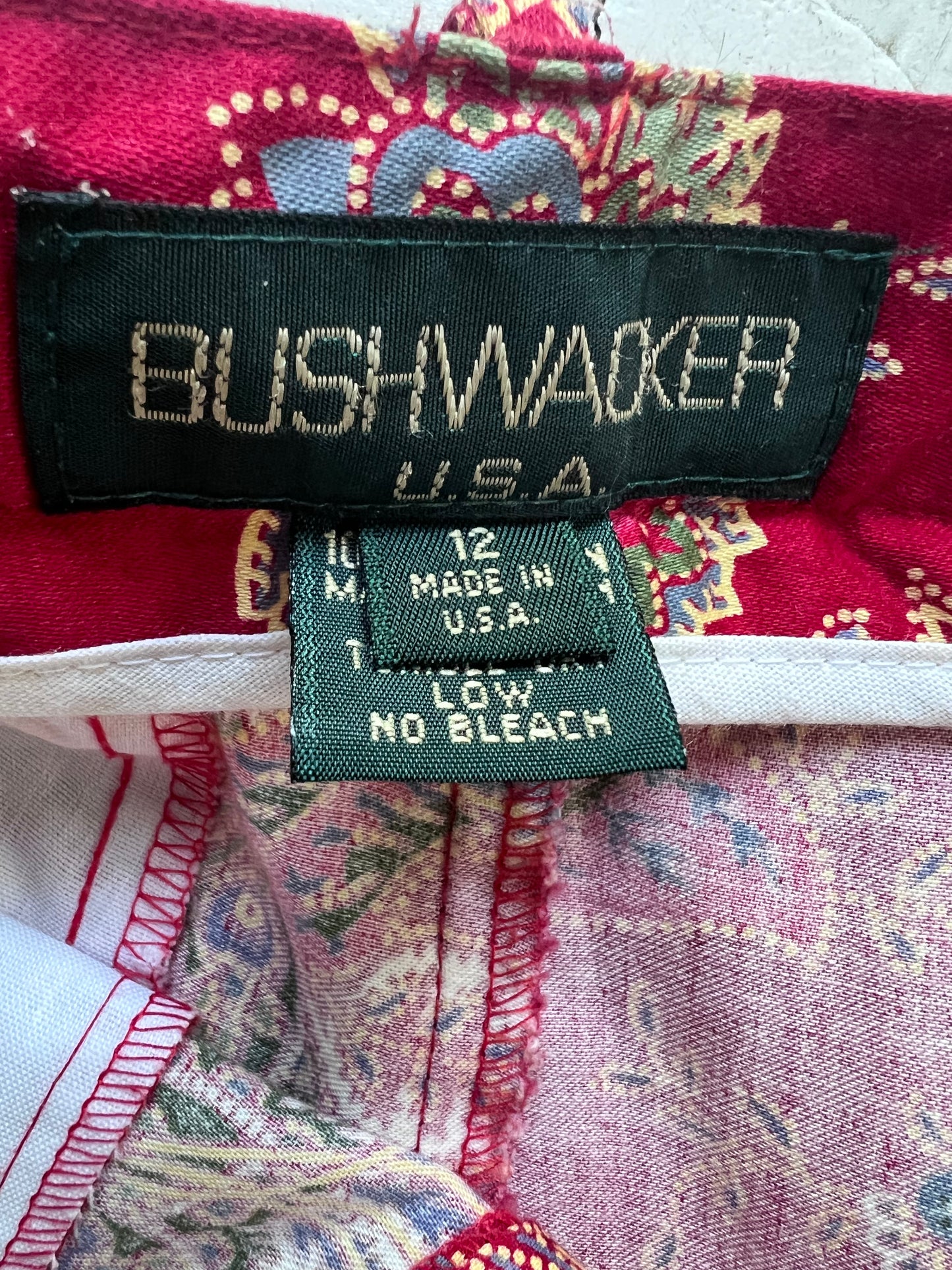 90s BUSHWACKER Red Flower Paisley Shorts      W30”