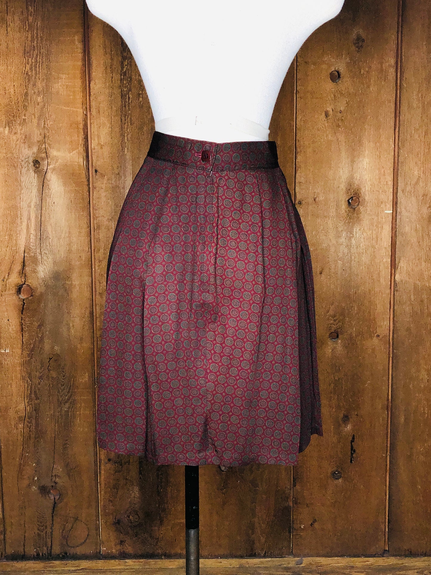 90s Intuitions Red Medallions Mini Skirt    w26