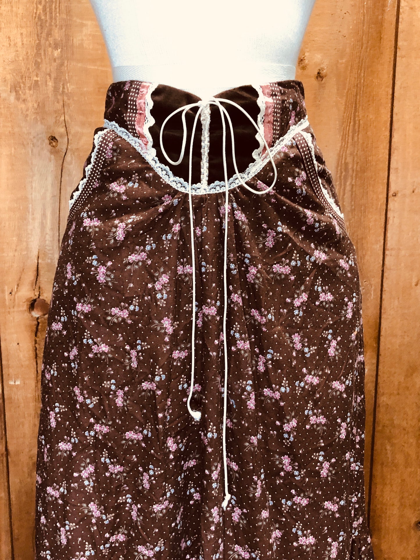 70s Jessica’s Gunnies Brown Calico Maxi Skirt       w24