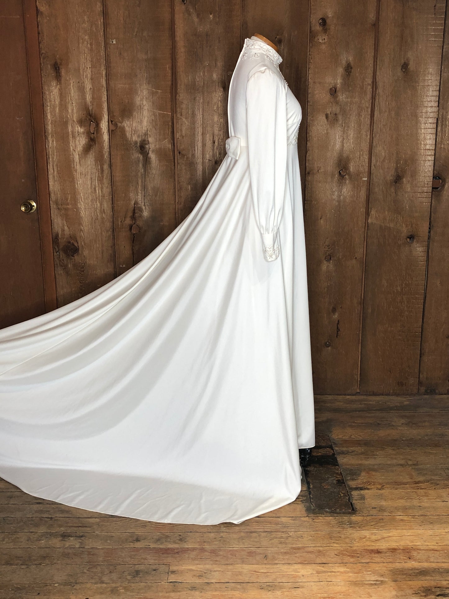 70s USA Ladies Worker Union Ivory Wedding Gown    W28