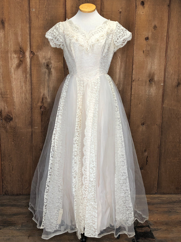 50s Arden Blush Lace & Tulle Wedding Gown      w30