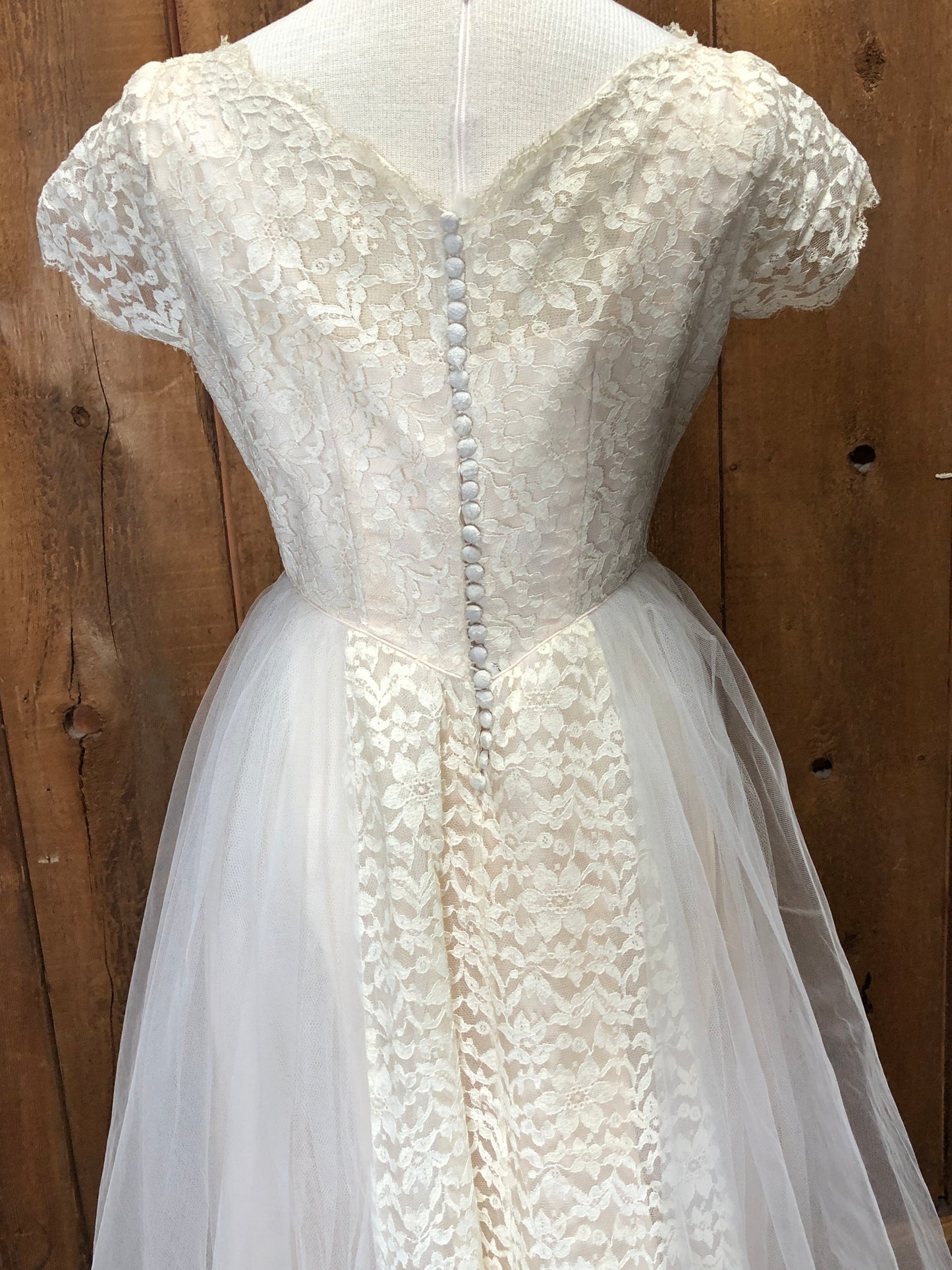 50s Arden Blush Lace & Tulle Wedding Gown      w30