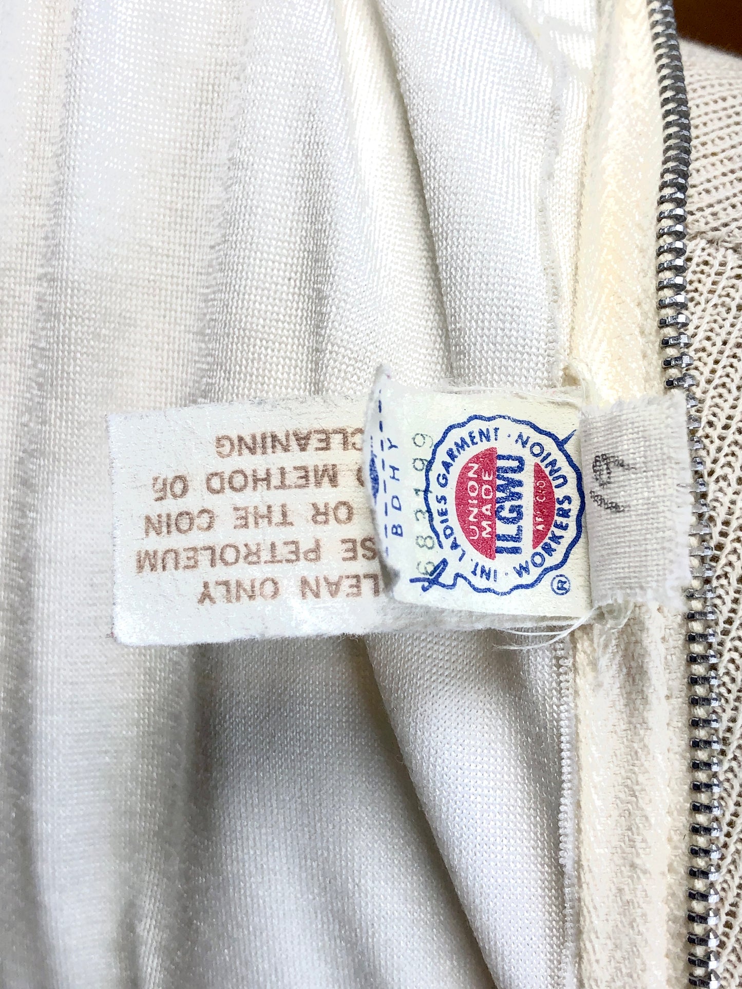 70s USA Ladies Worker Union Ivory Wedding Gown    W28