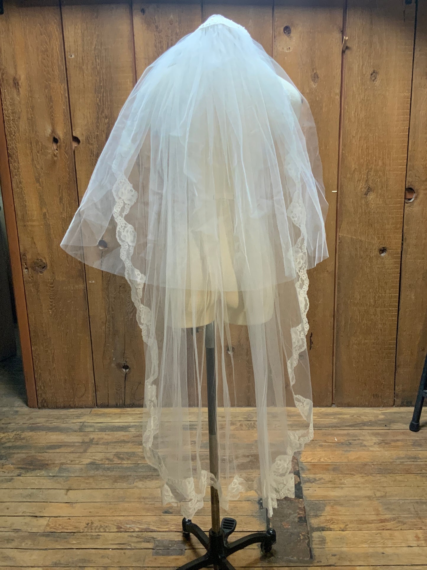 70s NOS Bridallure Wedding Gown w/Veil & Box      w31