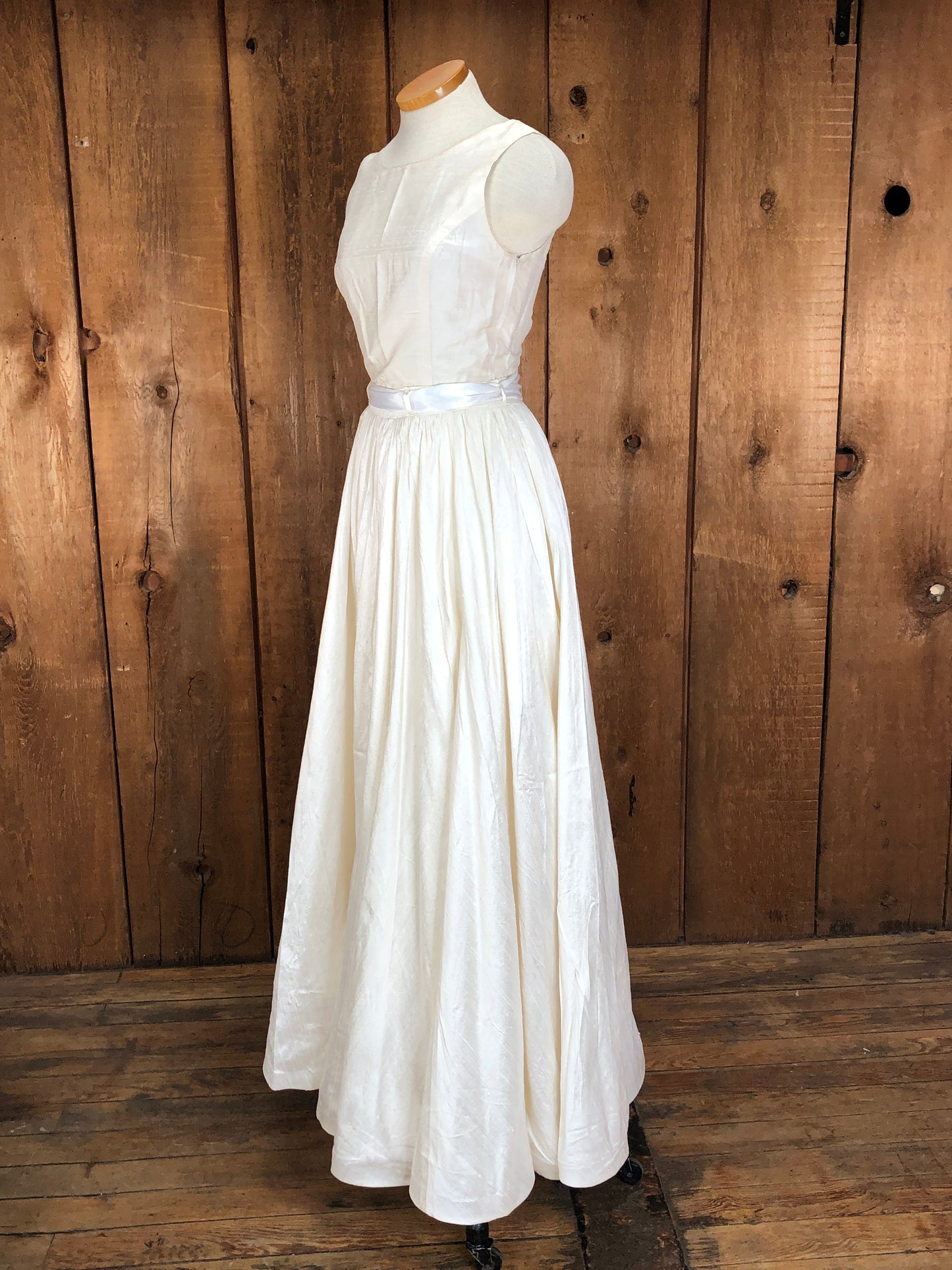 90s Handmade Ivory Silk 2-In-1 Bridal Gown   w26