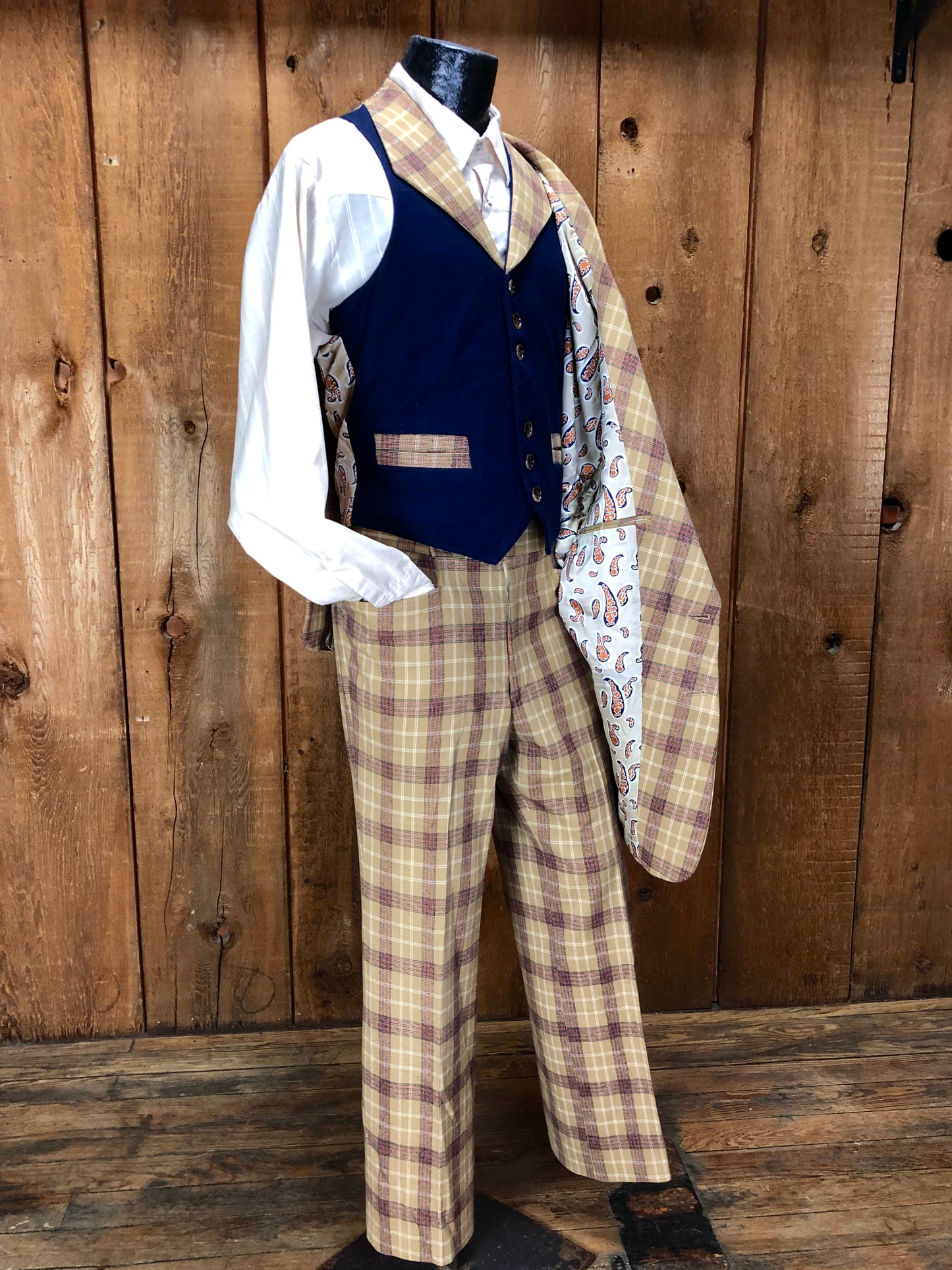 70s Jules De Bergerac Plaid 3pc Suit       35x31