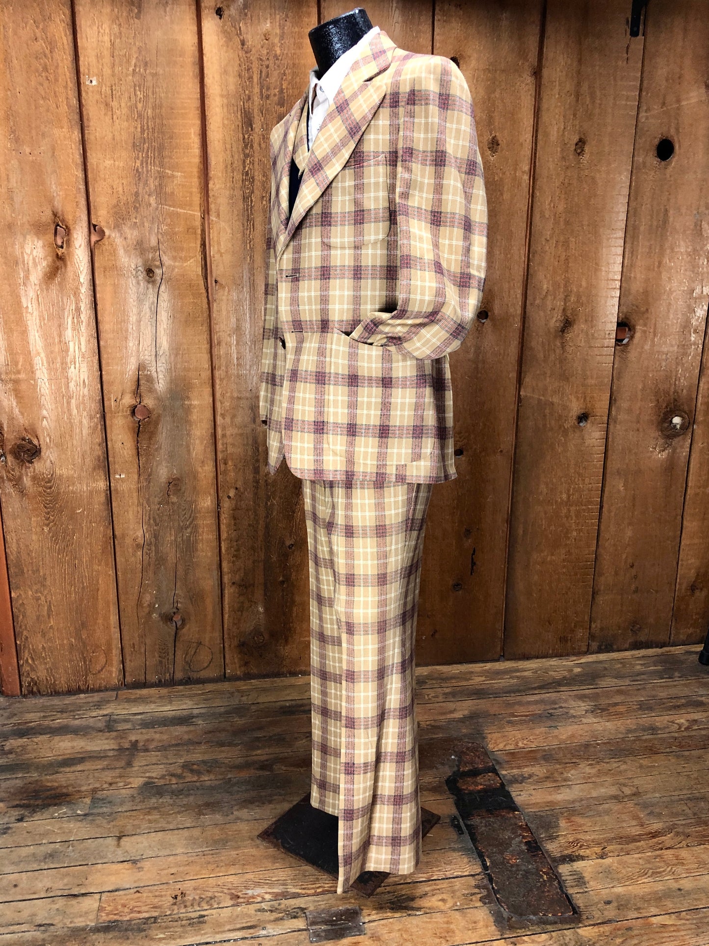 70s Jules De Bergerac Plaid 3pc Suit       35x31