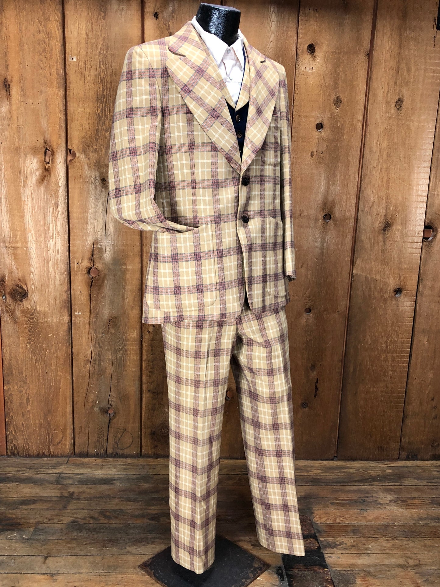 70s Jules De Bergerac Plaid 3pc Suit       35x31