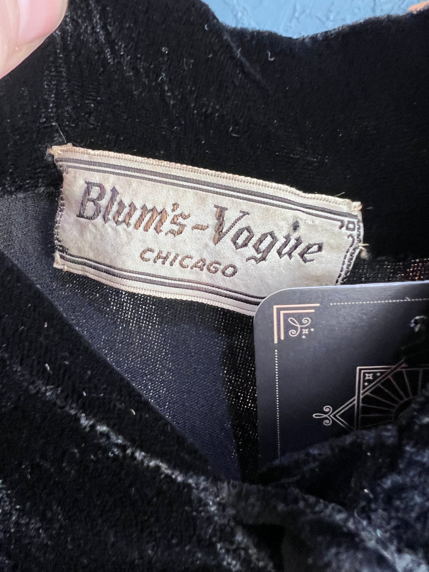 40s Blums-Vogue Black Velvet Gown      w31