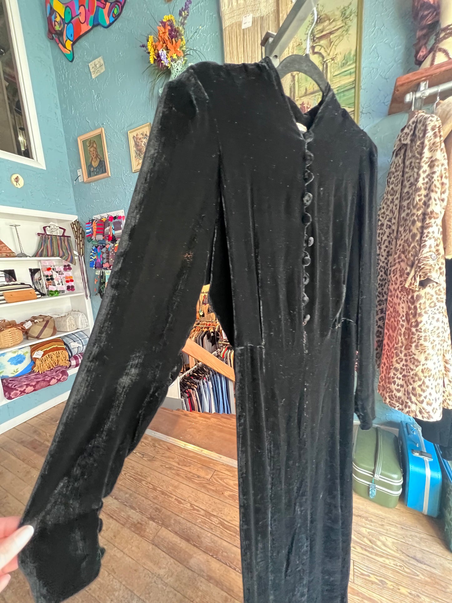 40s Blums-Vogue Black Velvet Gown      w31