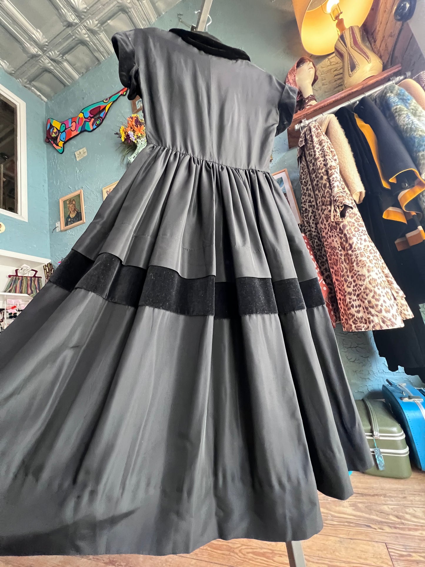 50s Jonathan Logan Blk Taffeta/Velvet Dress   W26