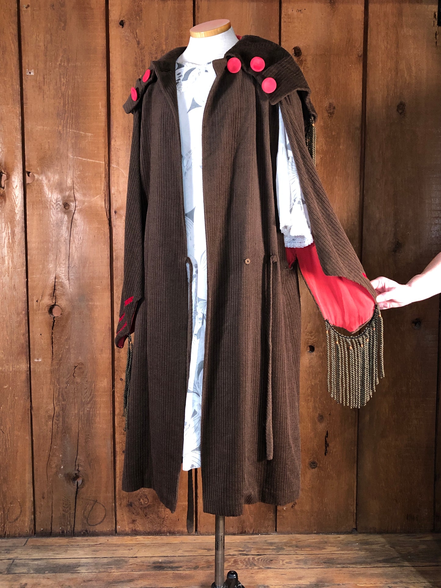 1920s House of Youth Brwn/Rd Cape Coat    S/M