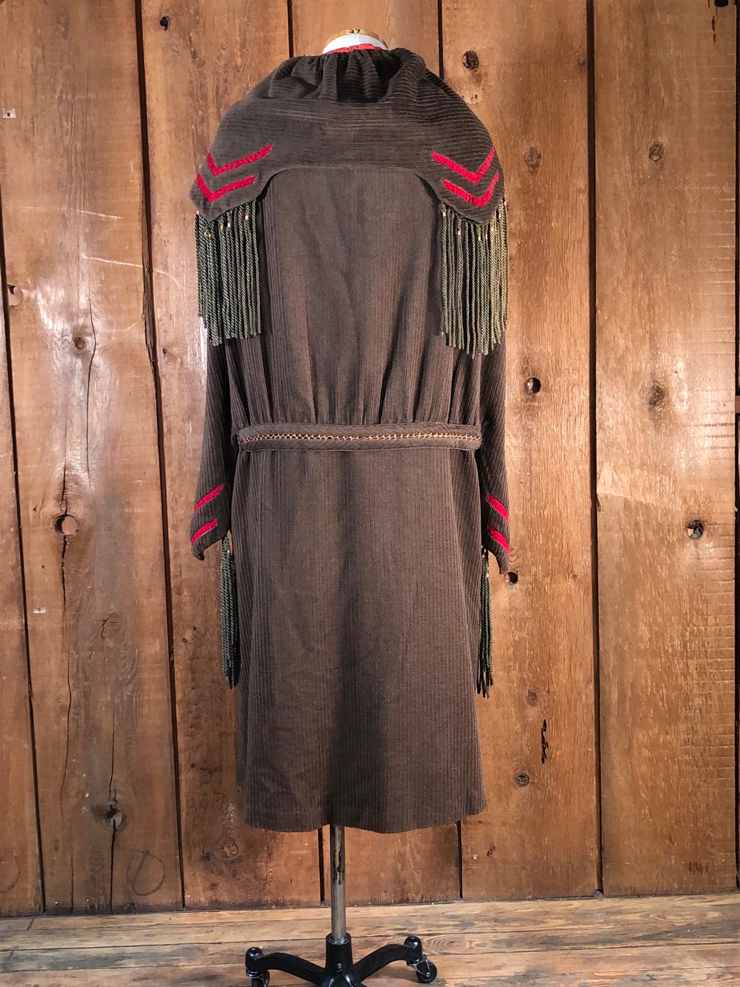 1920s House of Youth Brwn/Rd Cape Coat    S/M