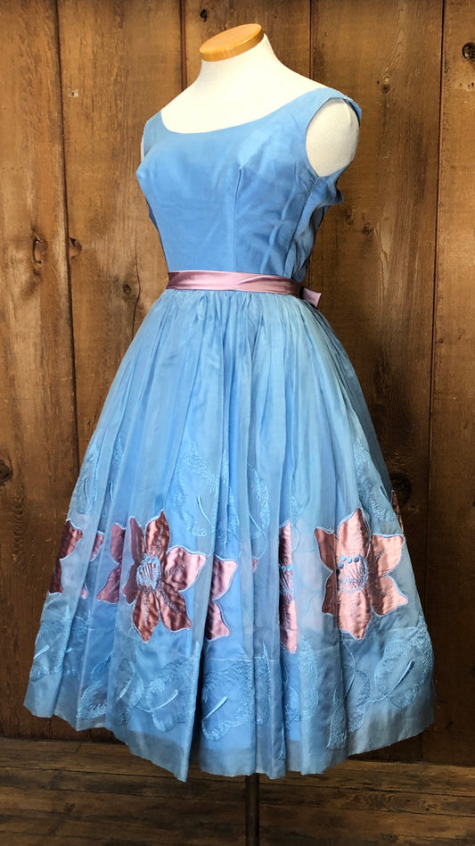 vintage 50s dresses 1950s Grace Dress is comfy and easy for movement 1950S DRESSES - Vintage &