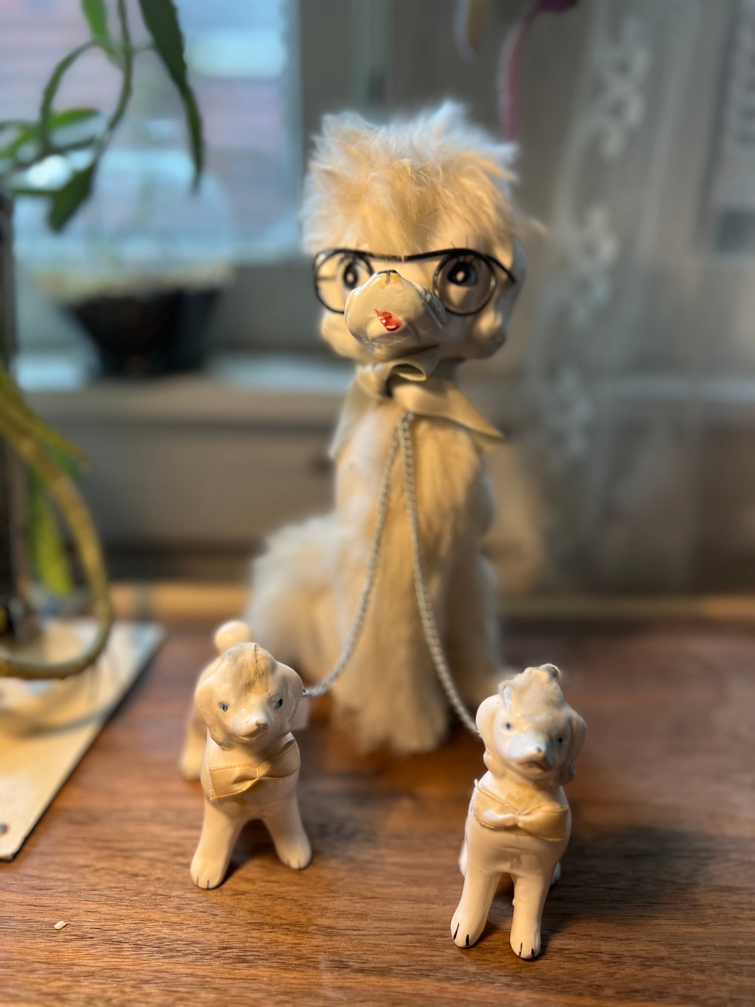 50s Kitsch Poodle Mom & Babies Japan Porcelain Figurine