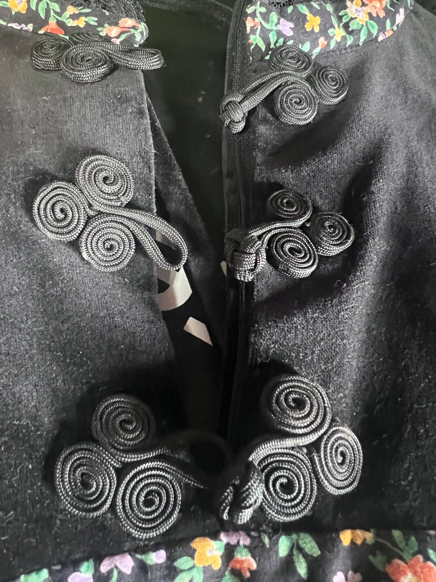 70s Gunne Sax Calico on Blk Midi Dress    S/M