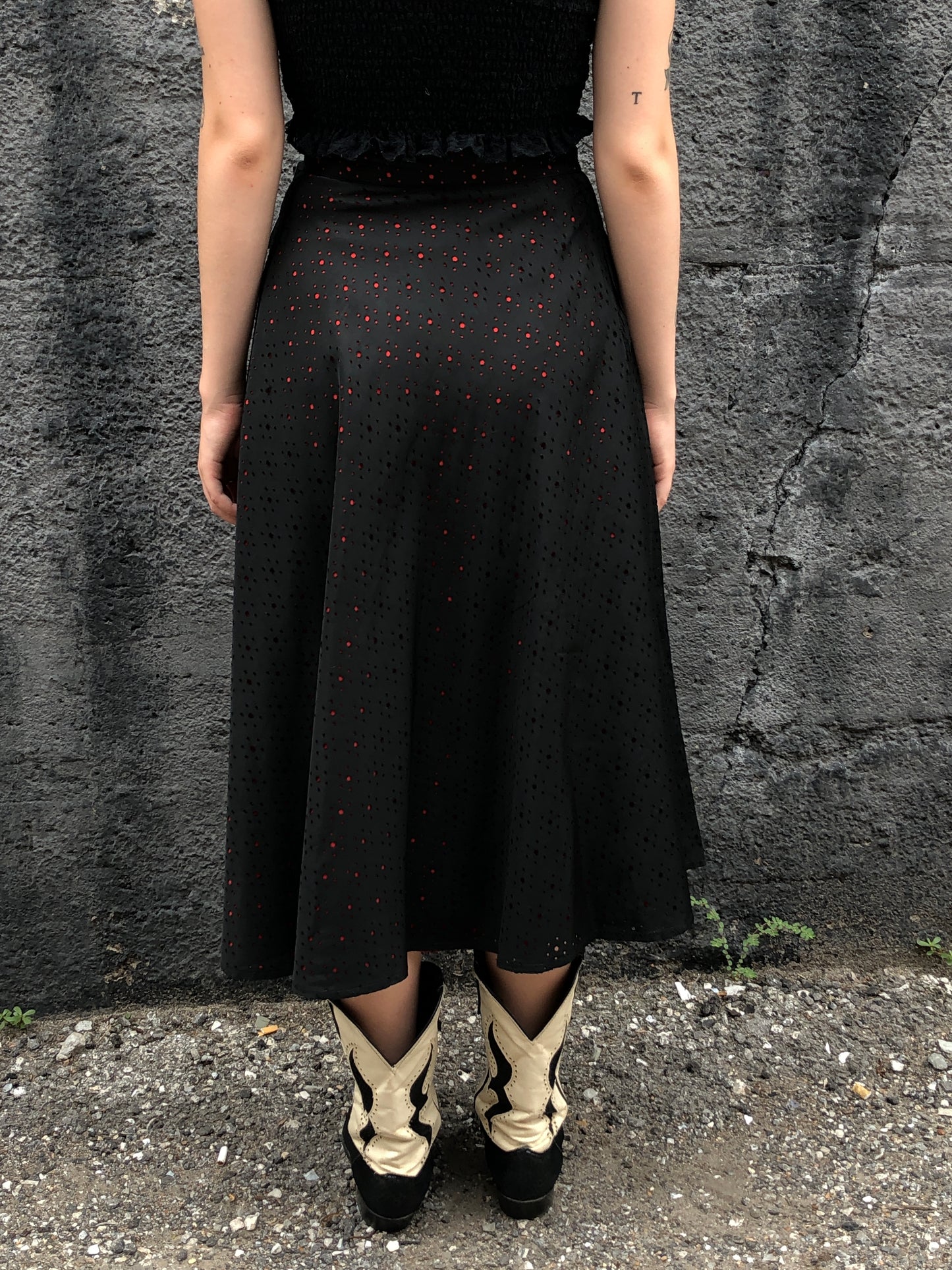1950s Matty Sue Black on Red Swing Skirt         W27