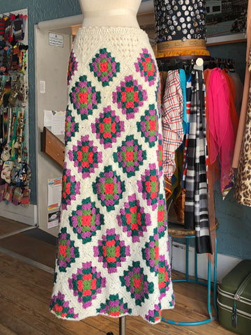 70s Granny-Square Afghan Maxi Skirt      S/M