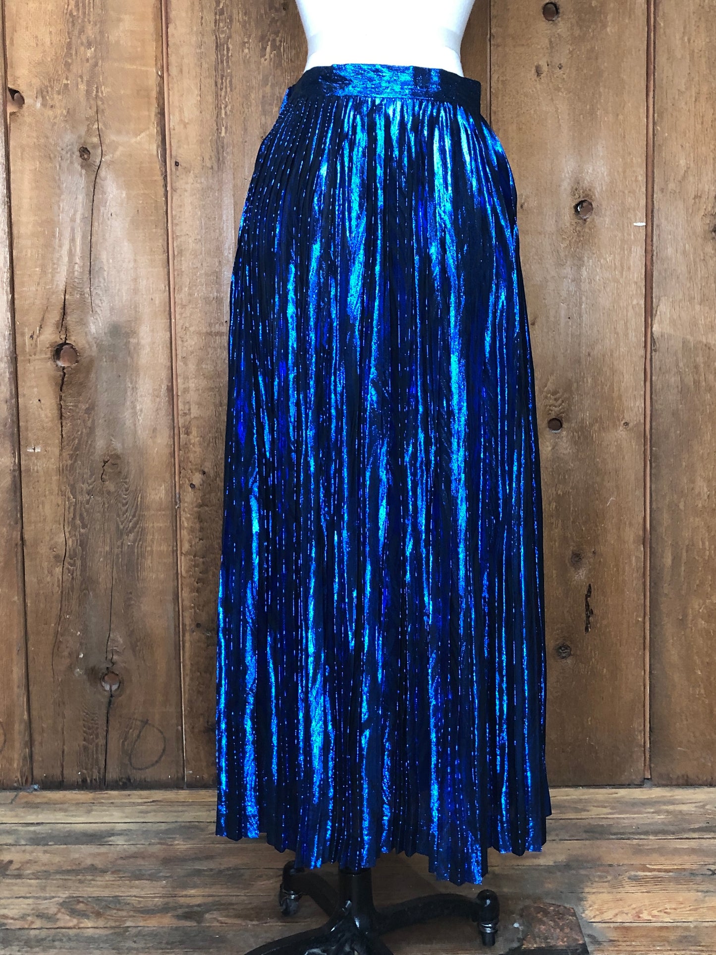 80s Evan-Picone Blue Lamé Skirt       w28