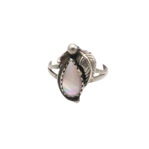 90s Sterling & Mother of Pearl Ring sz 5 1/4