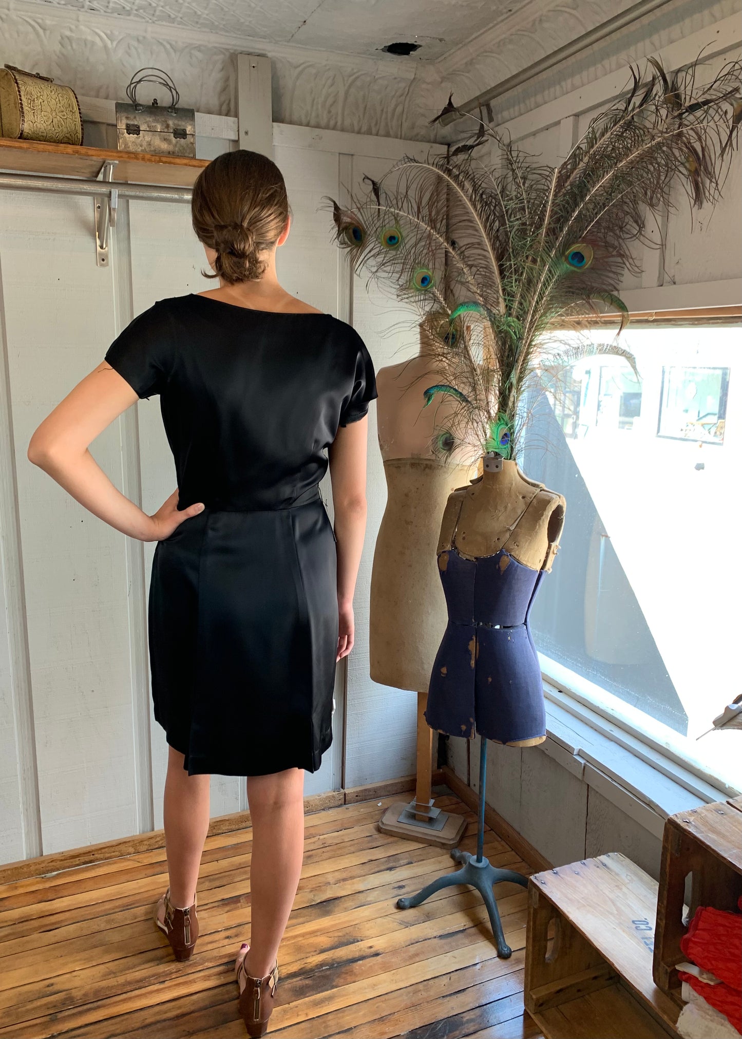 50s Black Satin Cap Sleeve Dress               M   w(28)