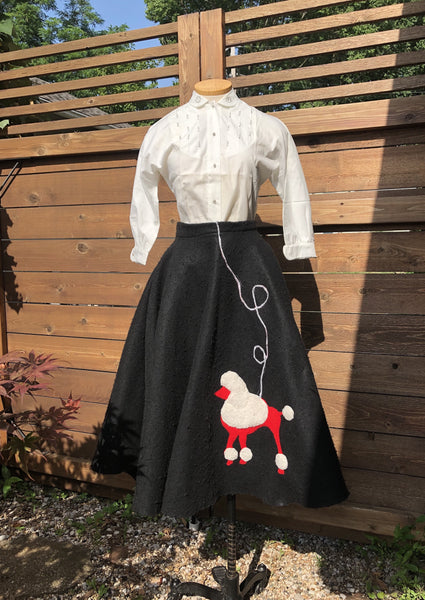Black Swing Skirt w/Red Standard Poodle       W32”